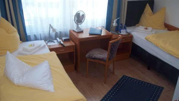 Hotel Merlin Garni Кьолн Екстериор снимка